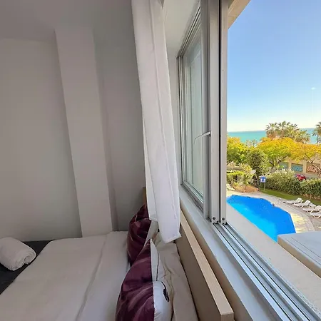 Flamingo Y Piscina Junto A Puerto Marina * Бенальмадена